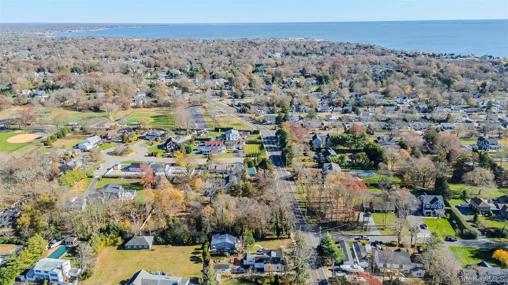 403 Middle Road Bayport NY 11705