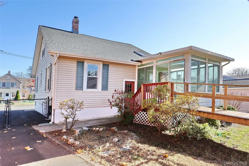 25 Rockland Terrace Suffern NY 10901