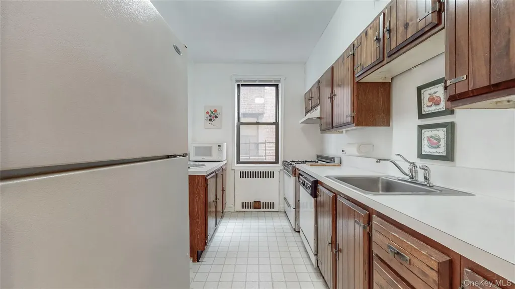 69-40 Yellowstone Boulevard Forest Hills NY 11375