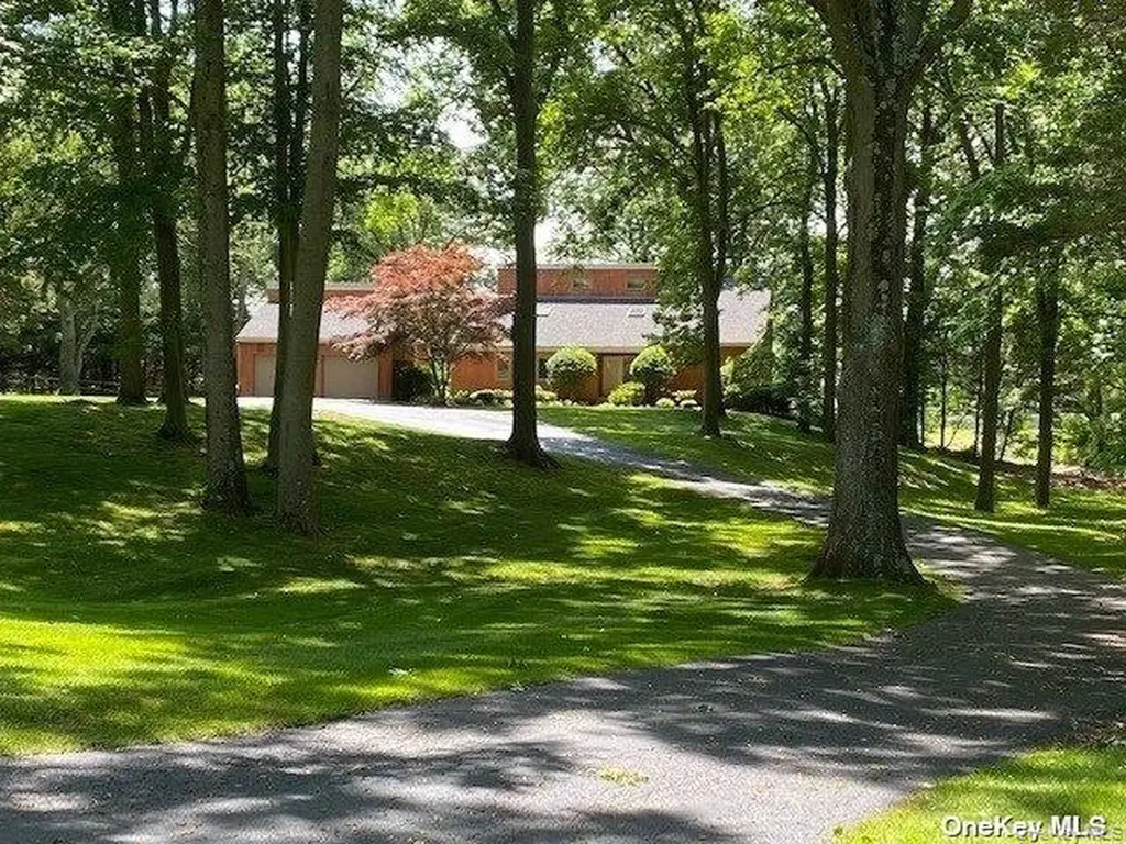 1 Pine Point Lloyd Harbor NY 11743