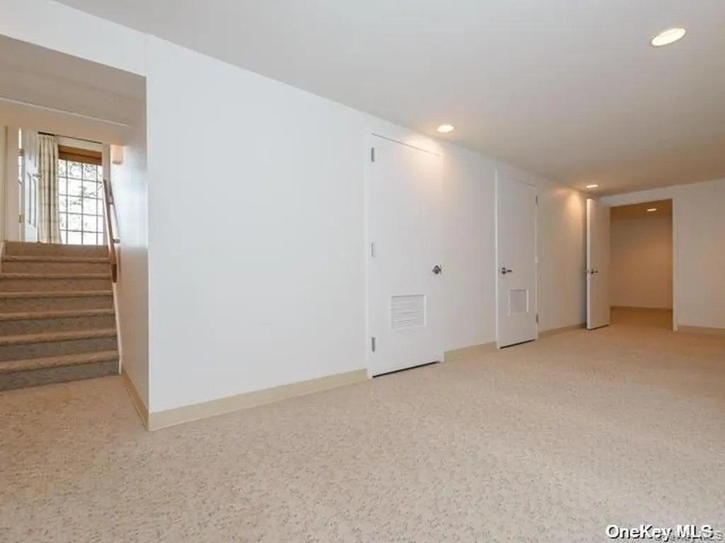 1 Pine Point Lloyd Harbor NY 11743
