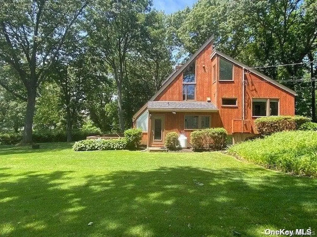 1 Pine Point Lloyd Harbor NY 11743