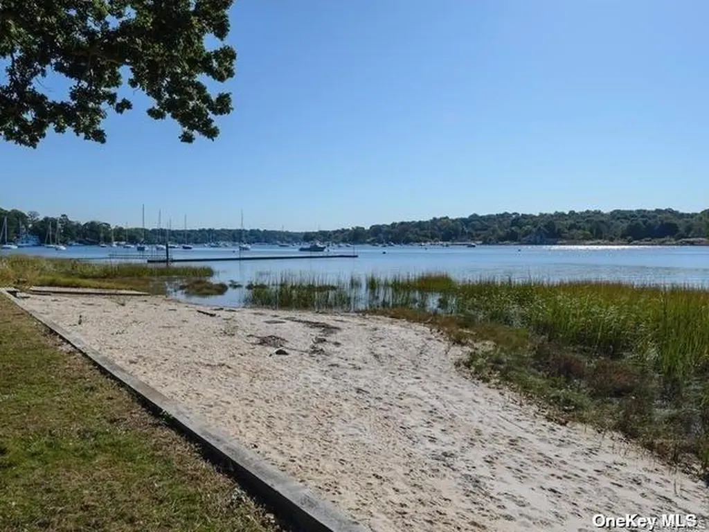 1 Pine Point Lloyd Harbor NY 11743