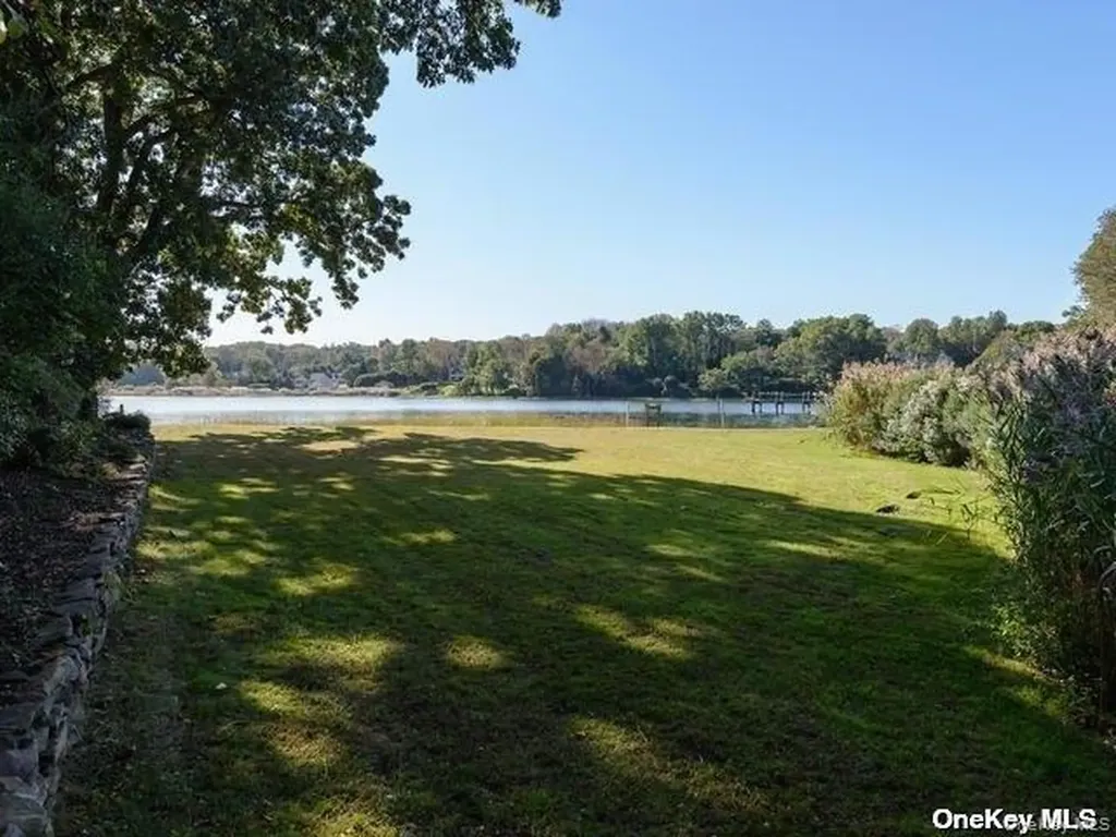 1 Pine Point Lloyd Harbor NY 11743