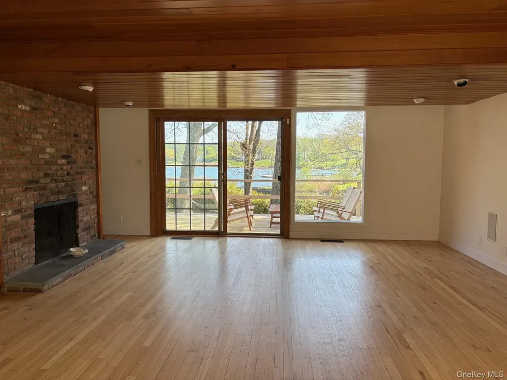 1 Pine Point Lloyd Harbor NY 11743