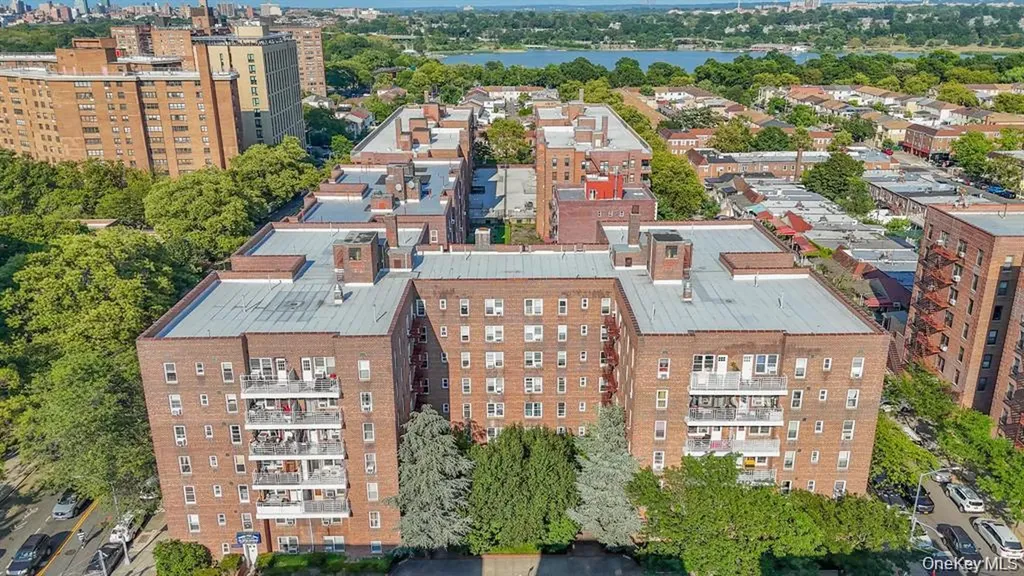 62-59 108 Forest Hills NY 11375