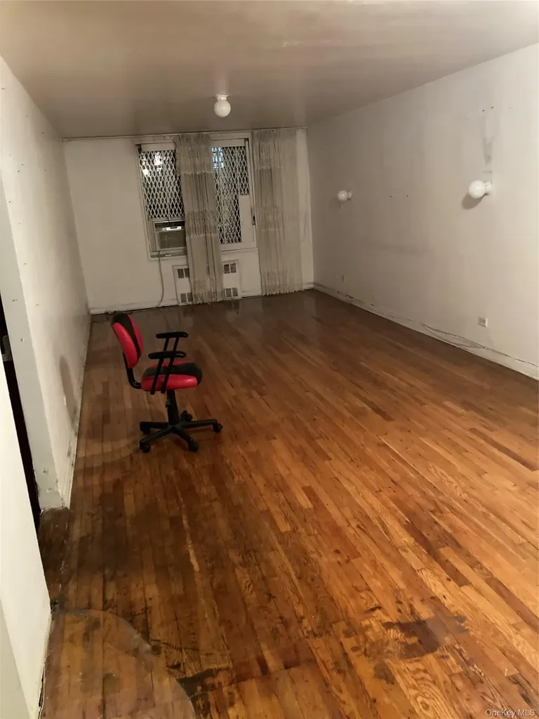 62-59 108 Forest Hills NY 11375