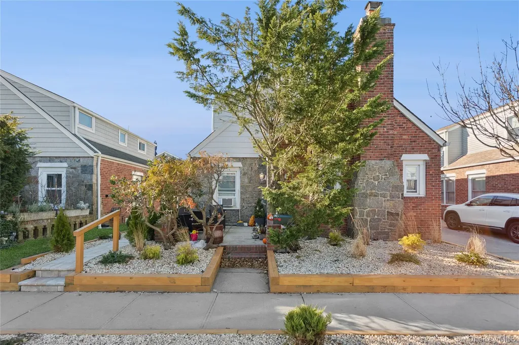 107 Pacific Boulevard Long Beach NY 11561
