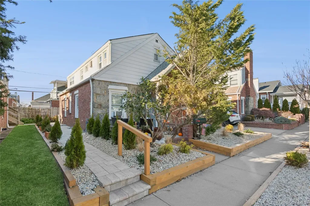 107 Pacific Boulevard Long Beach NY 11561