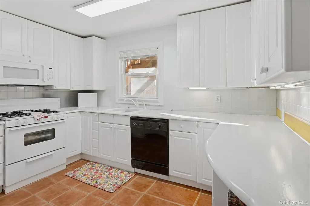 107 Pacific Boulevard Long Beach NY 11561