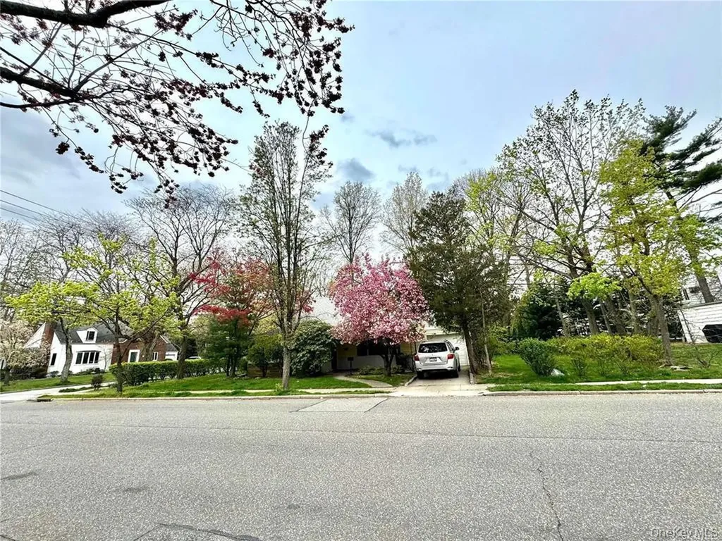 107 Baker Hill Road Great Neck NY 11023