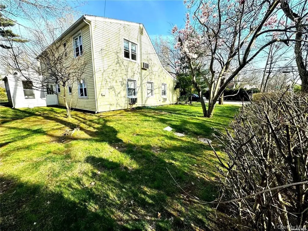 107 Baker Hill Road Great Neck NY 11023