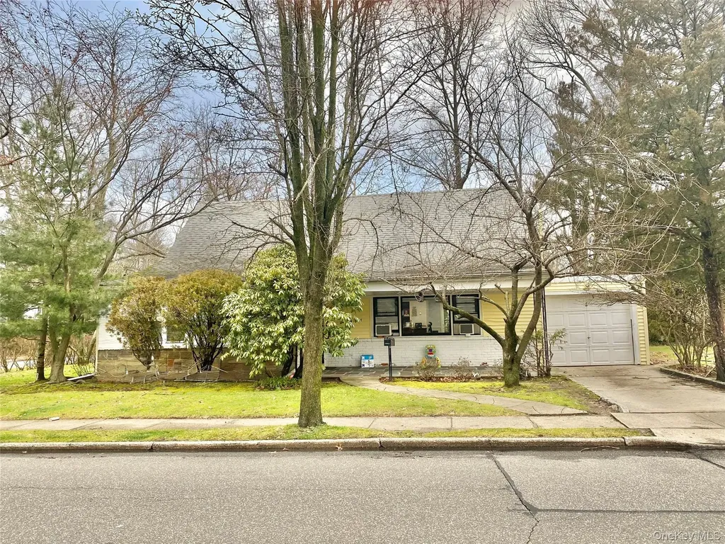 107 Baker Hill Road Great Neck NY 11023