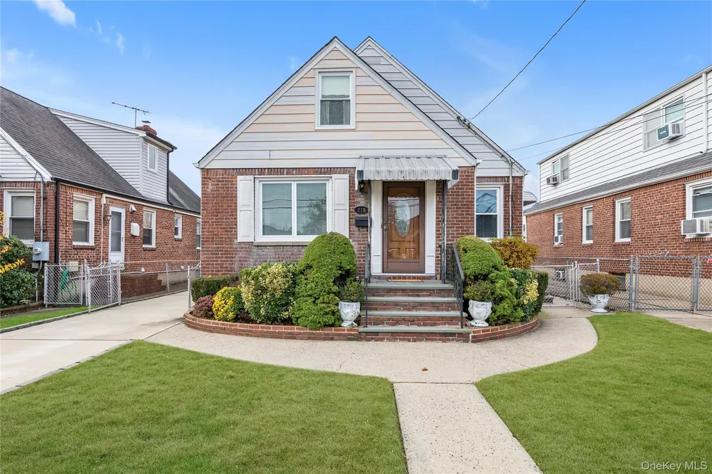215 Sheridan Boulevard Mineola NY 11501