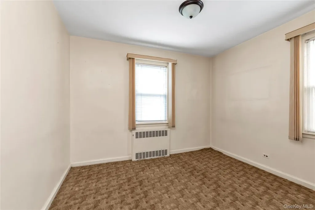 215 Sheridan Boulevard Mineola NY 11501
