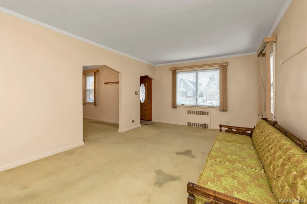 215 Sheridan Boulevard Mineola NY 11501