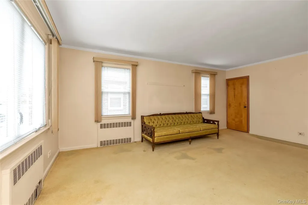 215 Sheridan Boulevard Mineola NY 11501