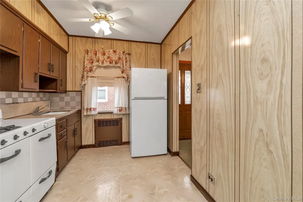215 Sheridan Boulevard Mineola NY 11501
