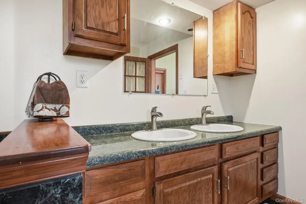 25 Degarmo Road Poughkeepsie NY 12603