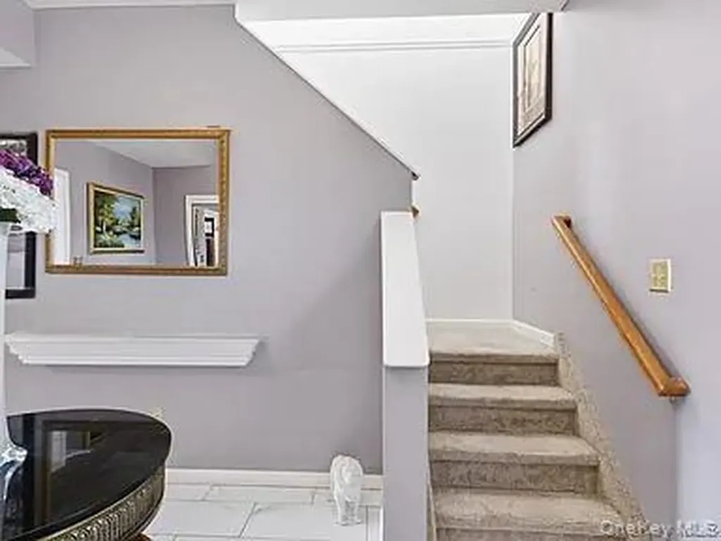 25 Degarmo Road Poughkeepsie NY 12603