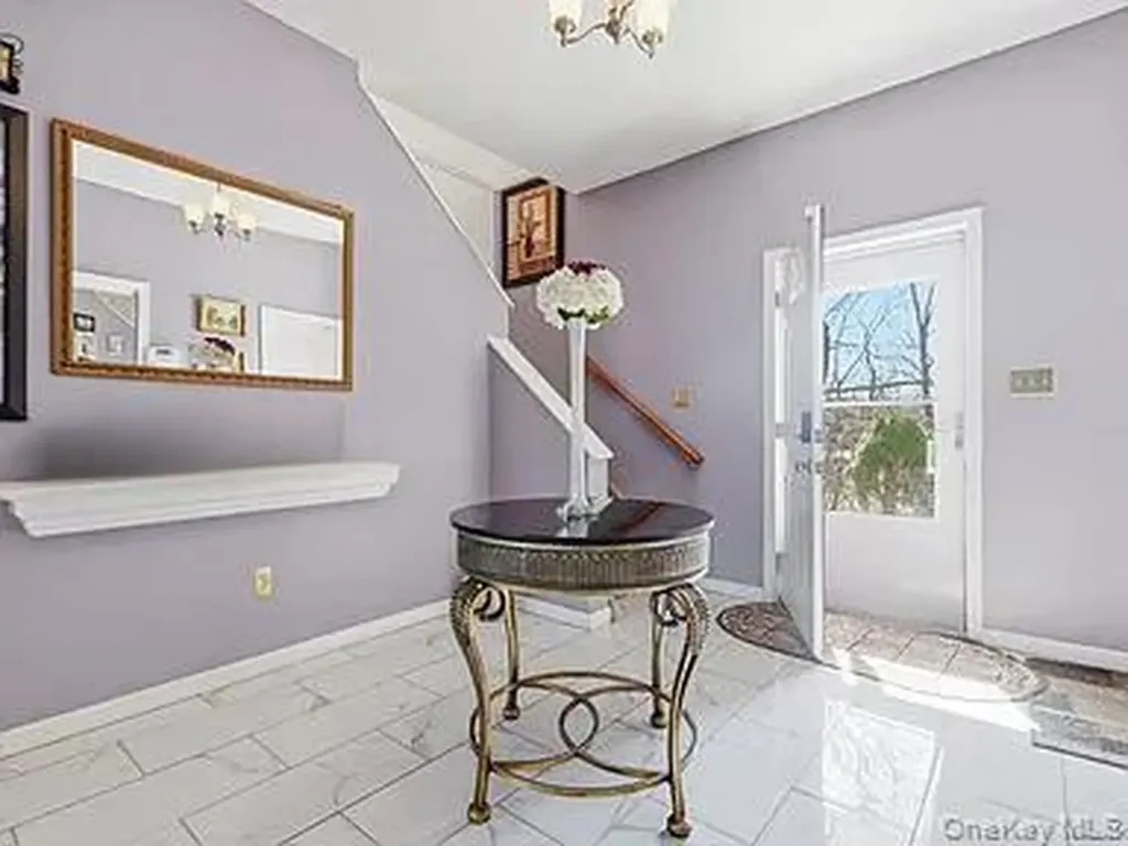 25 Degarmo Road Poughkeepsie NY 12603