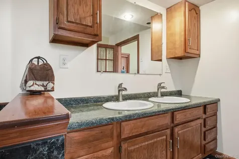 25 Degarmo Road Poughkeepsie NY 12603