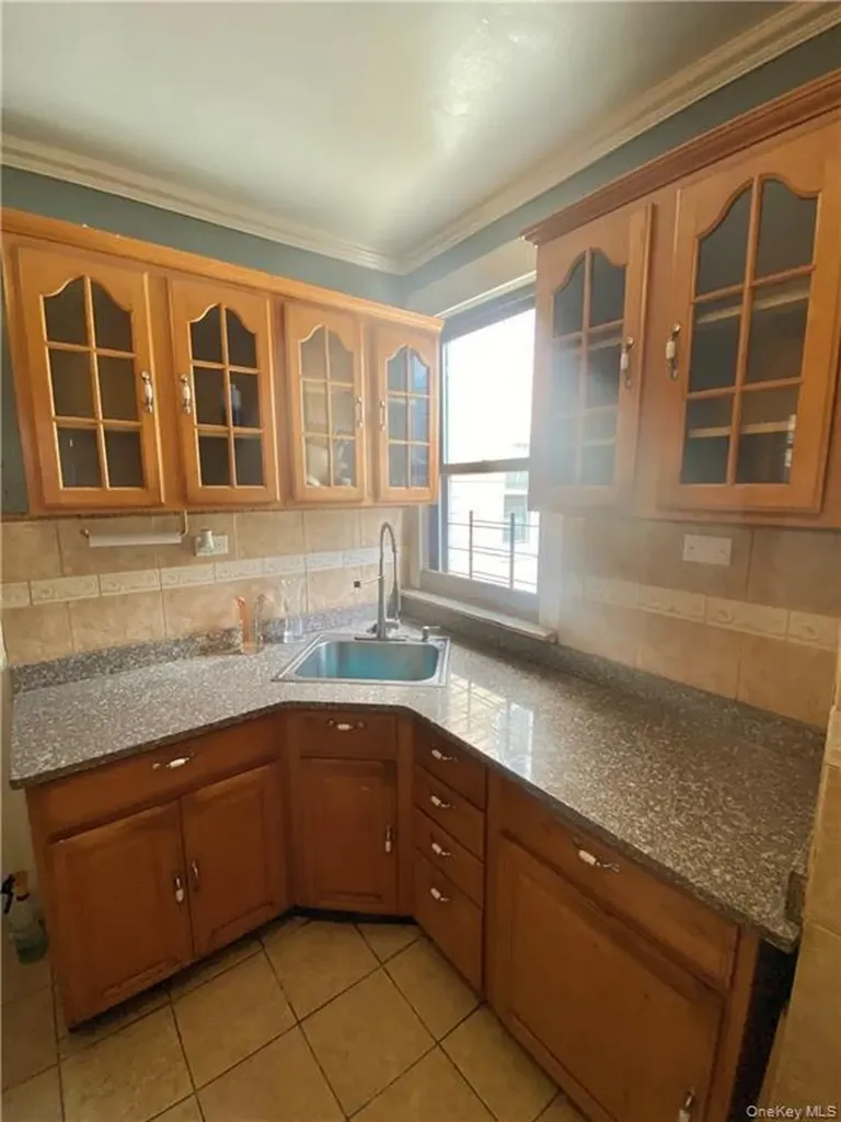 732 E 223rd Street Bronx NY 10466