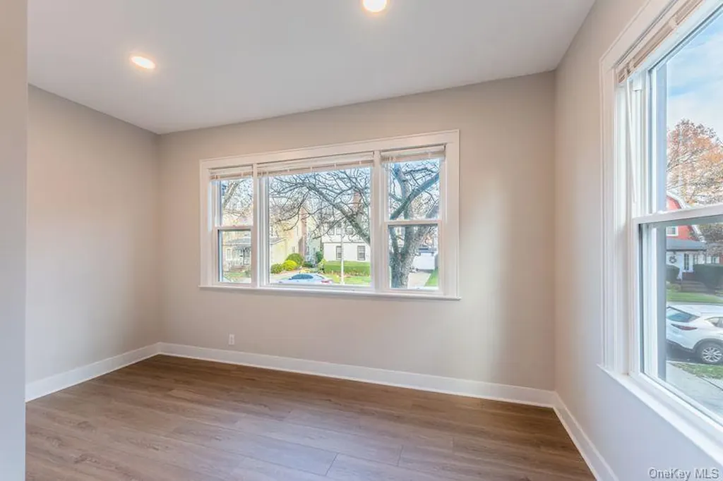 4116 169th Street Flushing NY 11358
