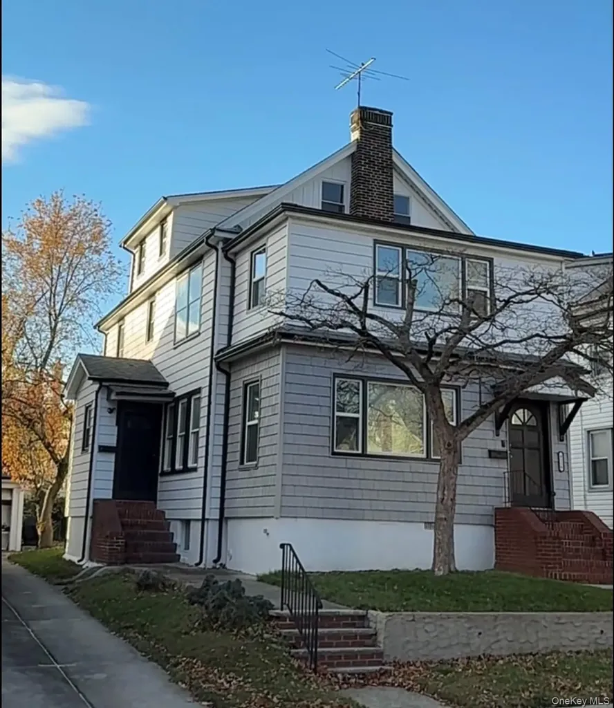 4116 169th Street Flushing NY 11358