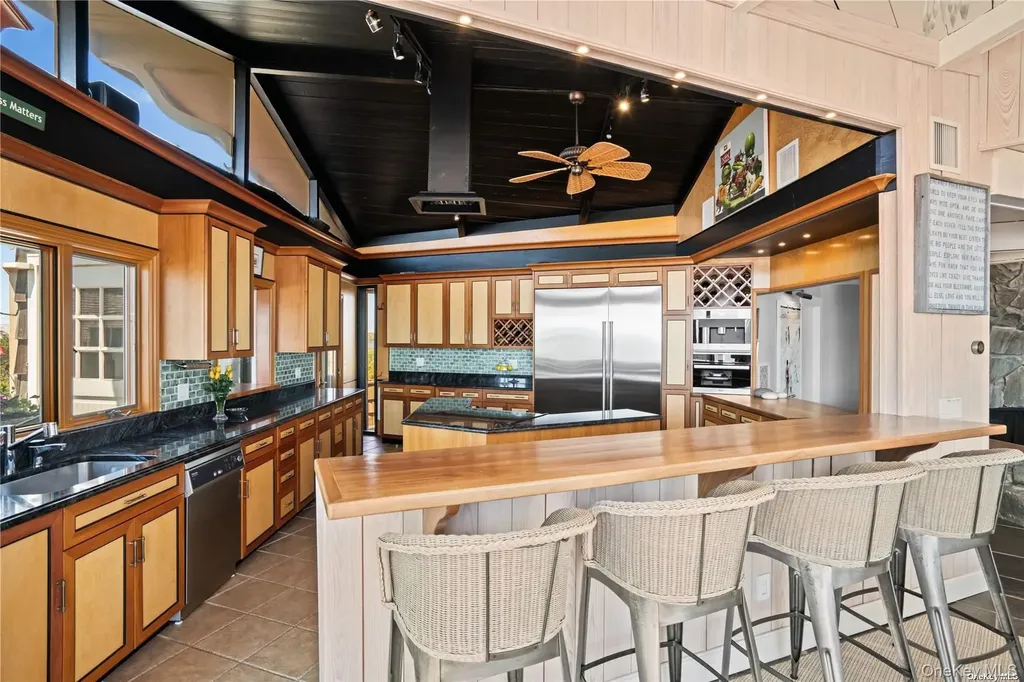 174 Dune Road Quogue NY 11959