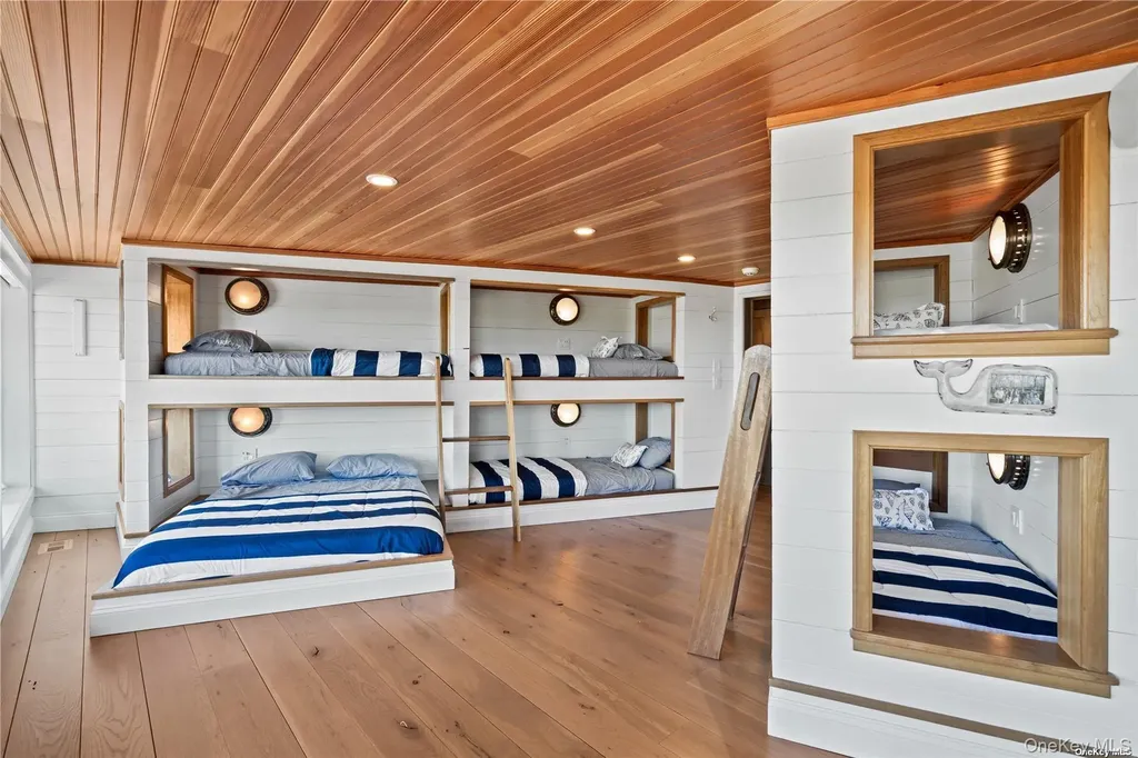 174 Dune Road Quogue NY 11959