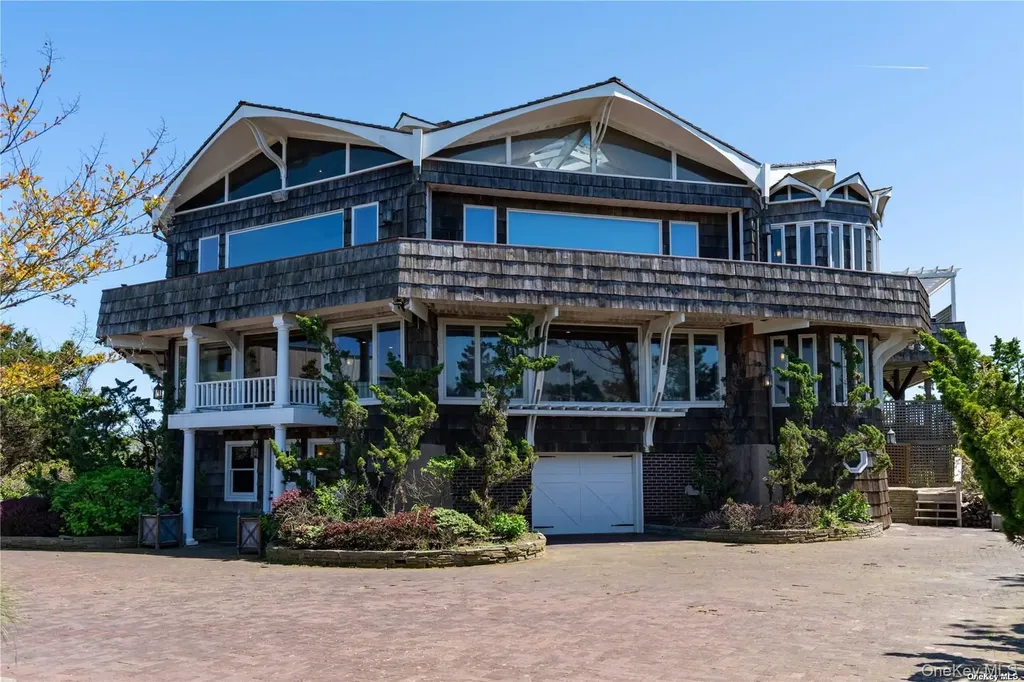 174 Dune Road Quogue NY 11959