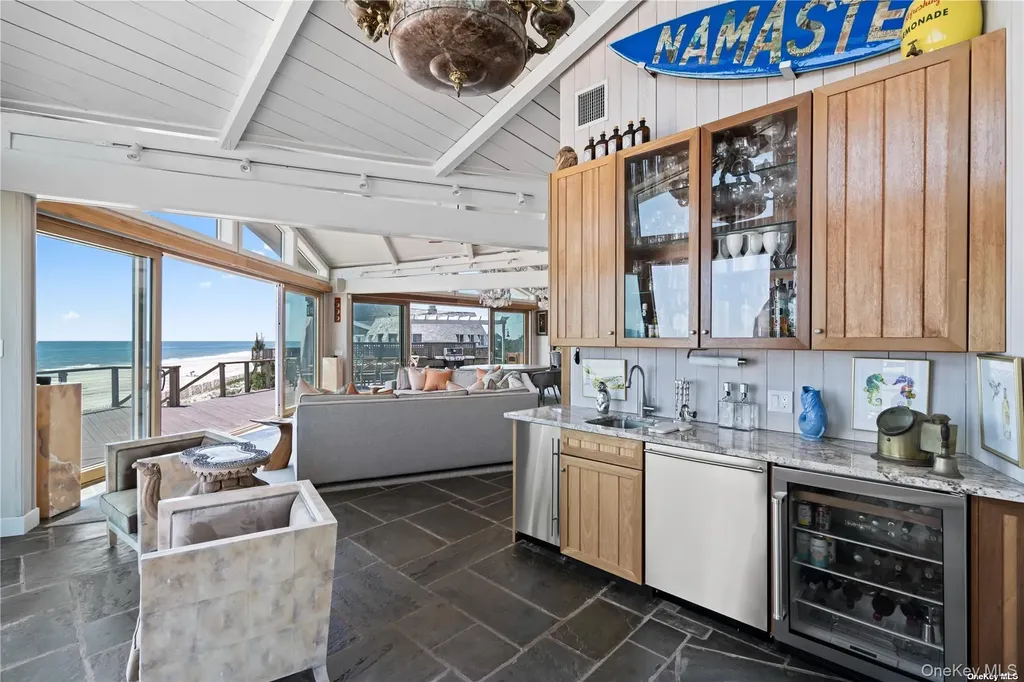 174 Dune Road Quogue NY 11959