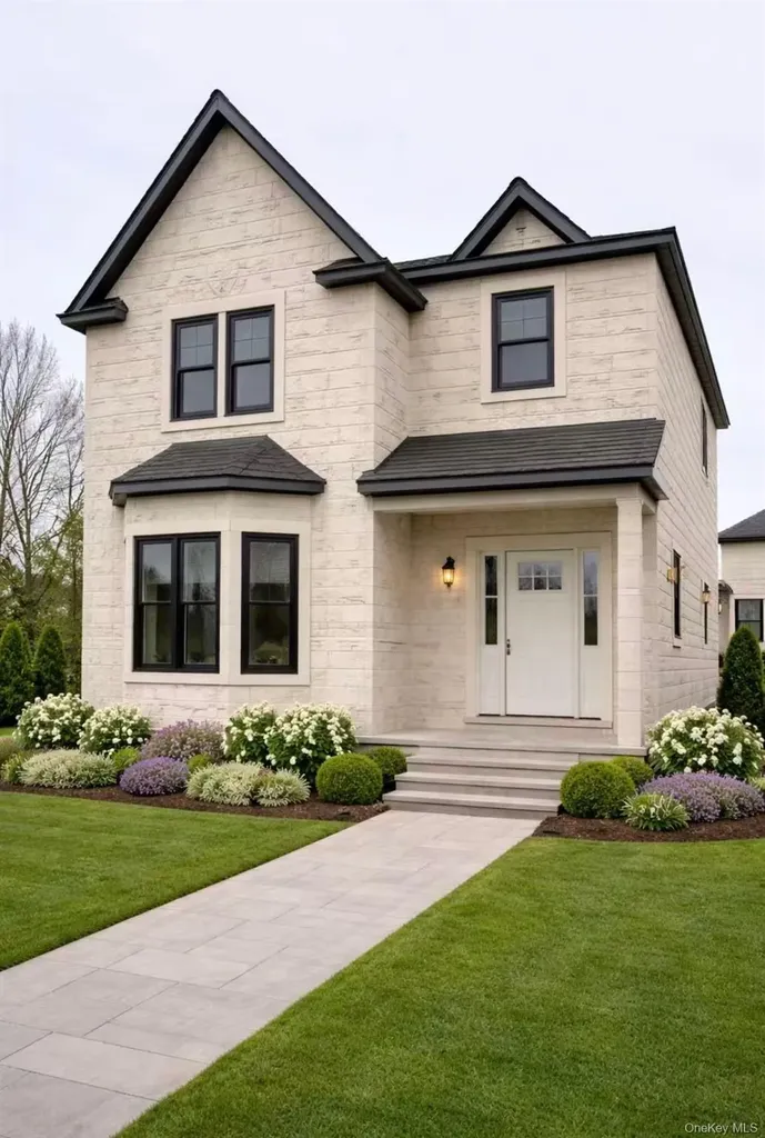 131 A Searingtown Road Albertson NY 11507