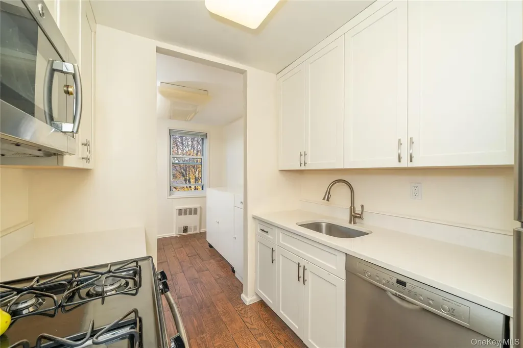 76 Dehaven Drive Yonkers NY 10703