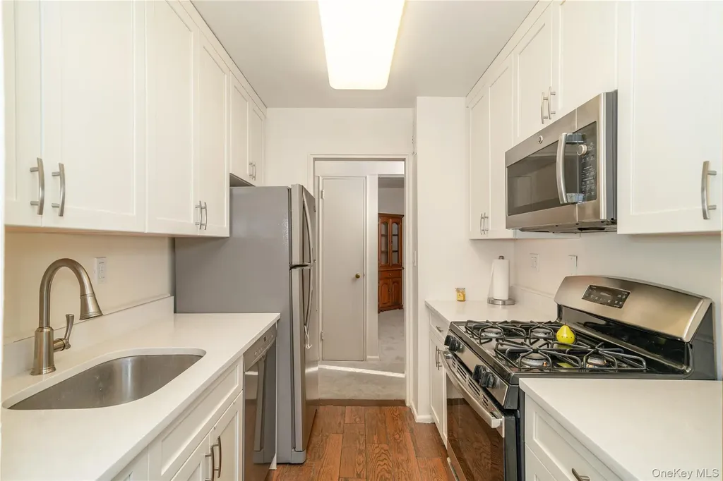 76 Dehaven Drive Yonkers NY 10703