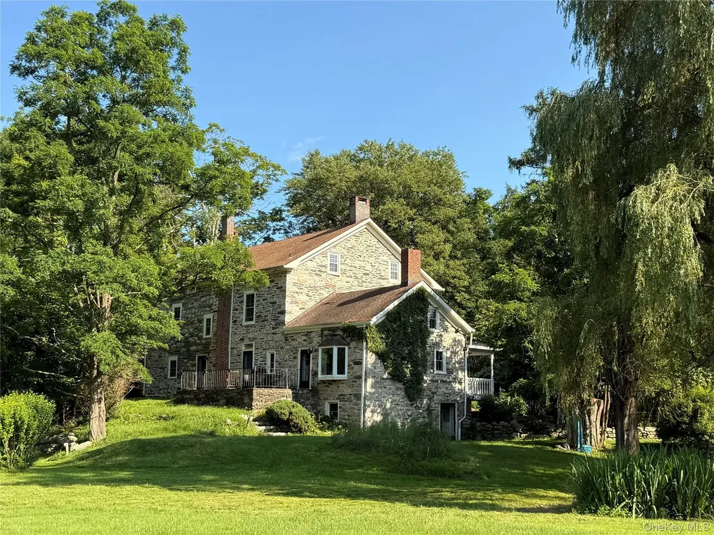 510 Decker Road Wallkill NY 12589