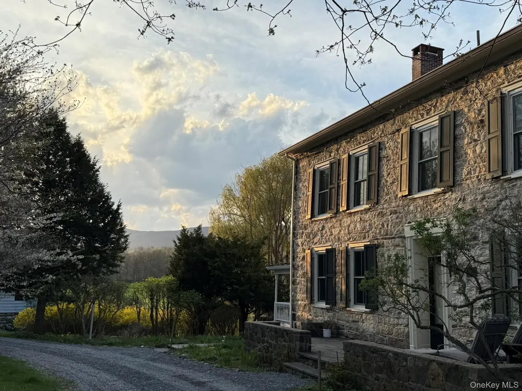 510 Decker Road Wallkill NY 12589