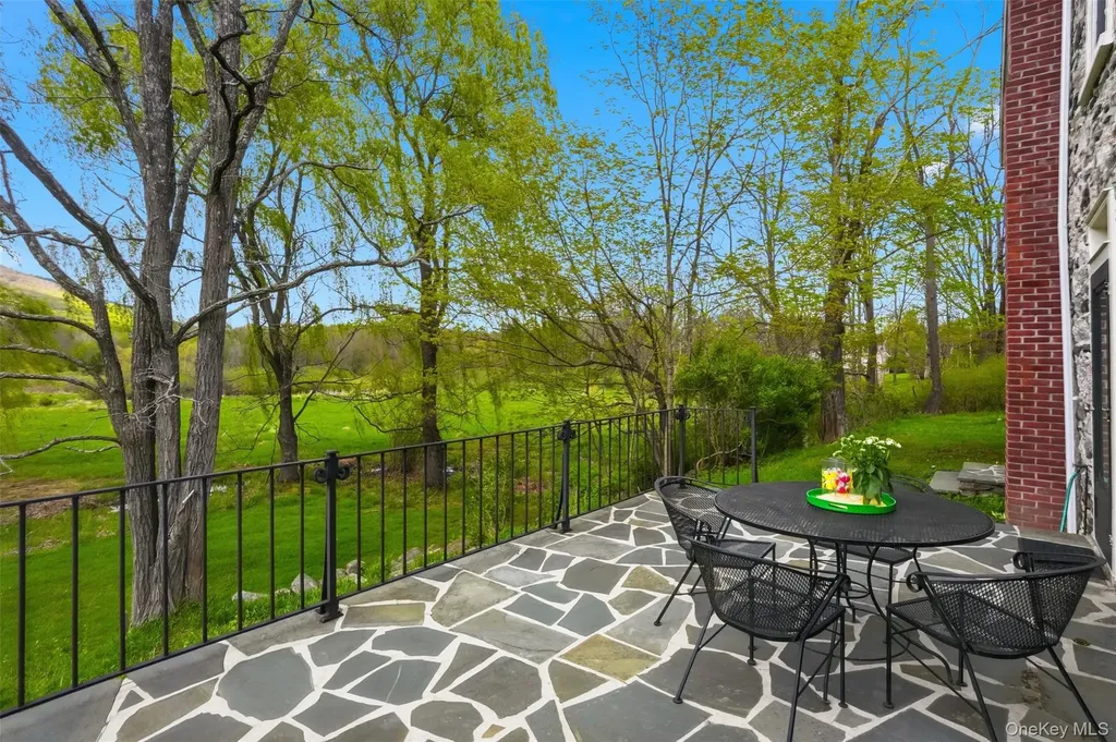 510 Decker Road Wallkill NY 12589