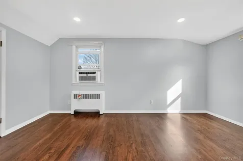 8 Robbins Avenue Elmsford NY 10523