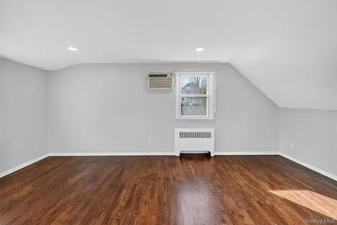 8 Robbins Avenue Elmsford NY 10523