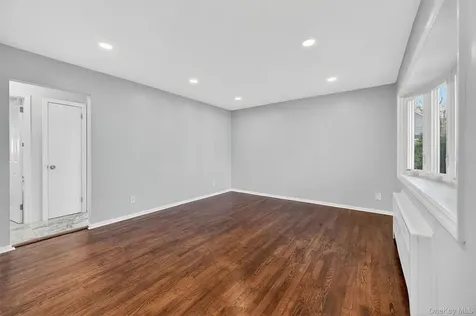 8 Robbins Avenue Elmsford NY 10523