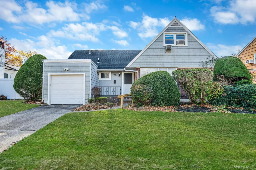 78 Patton Boulevard New Hyde Park NY 11040
