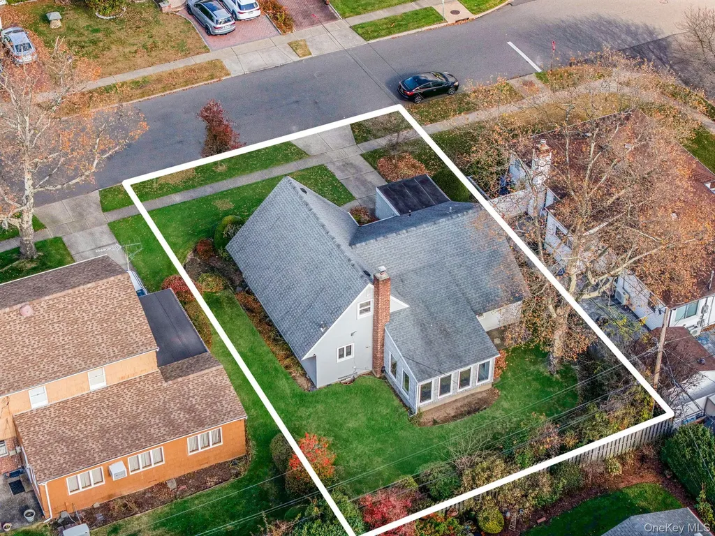 78 Patton Boulevard New Hyde Park NY 11040