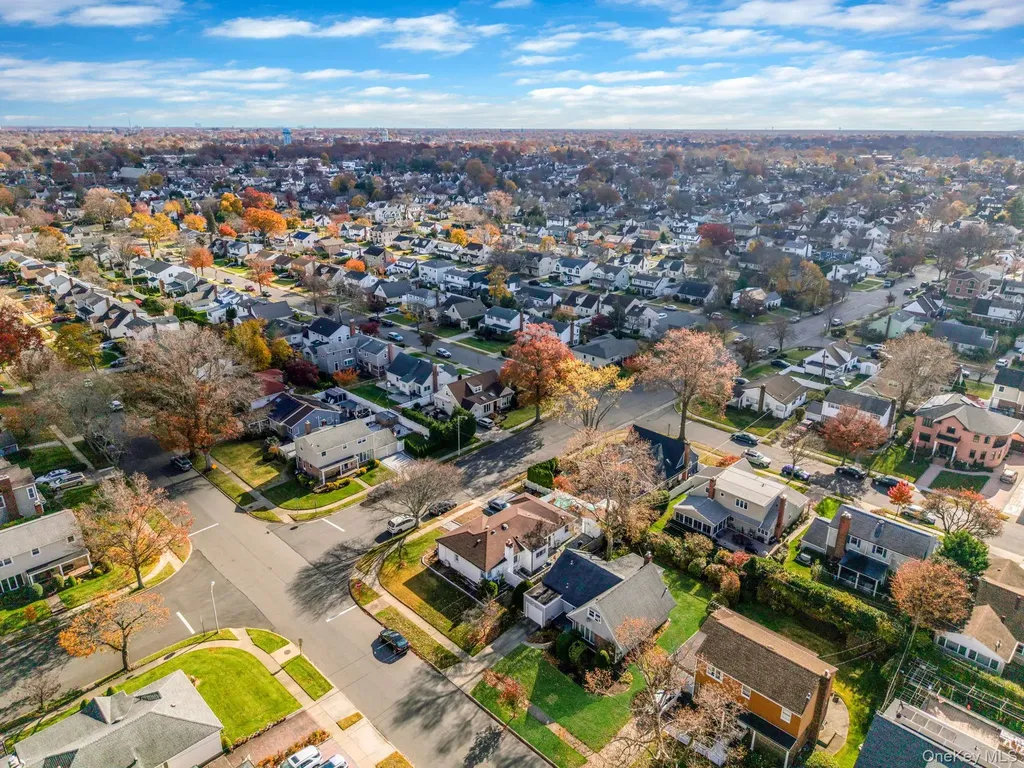78 Patton Boulevard New Hyde Park NY 11040