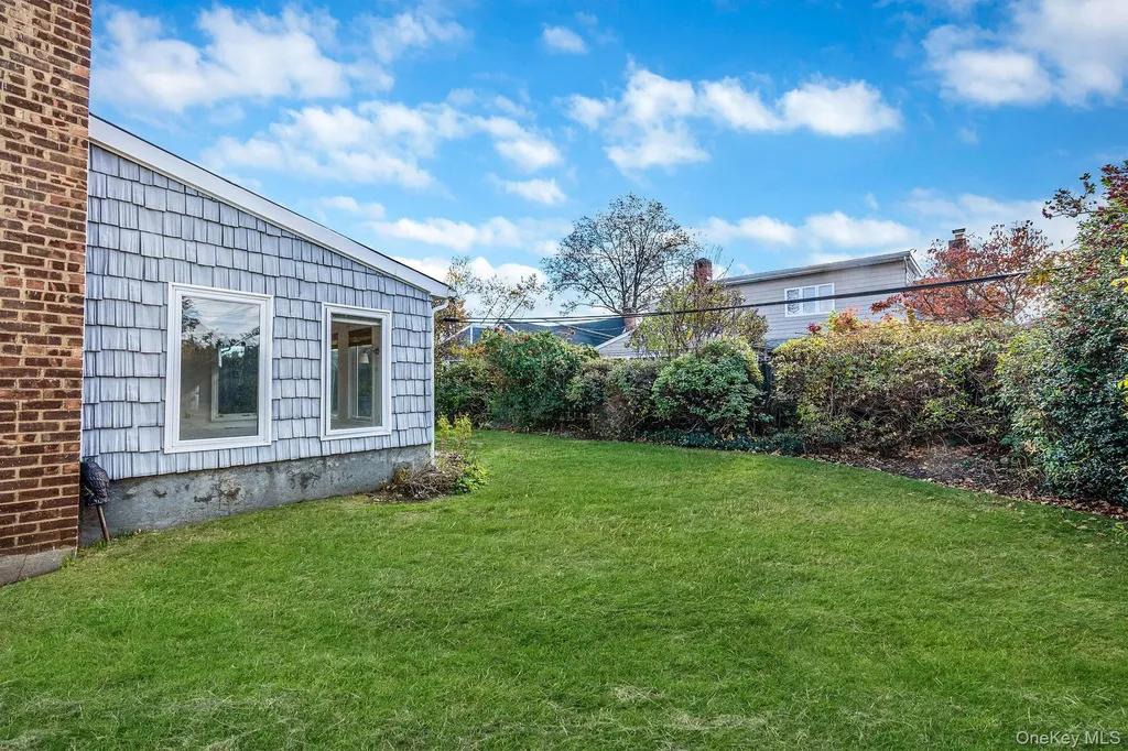 78 Patton Boulevard New Hyde Park NY 11040