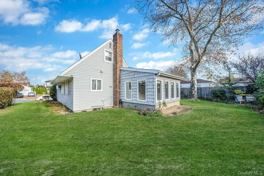 78 Patton Boulevard New Hyde Park NY 11040