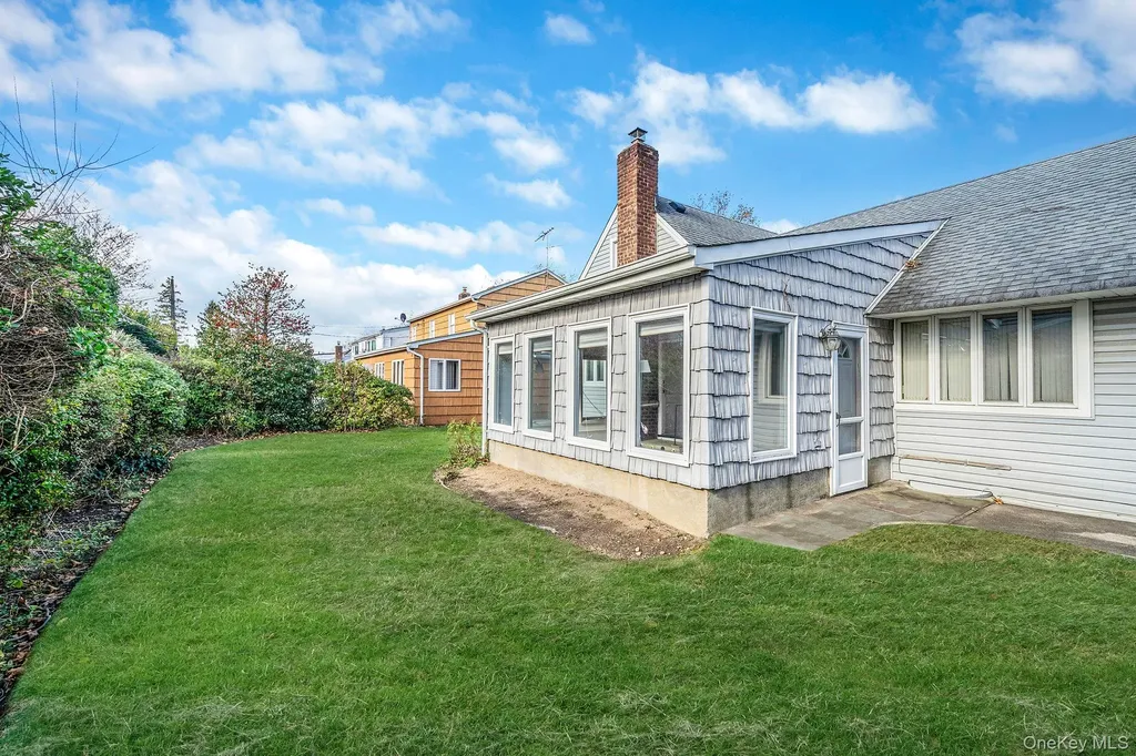78 Patton Boulevard New Hyde Park NY 11040
