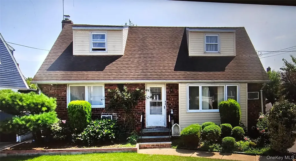 1311 Mcclure Avenue Elmont NY 11003