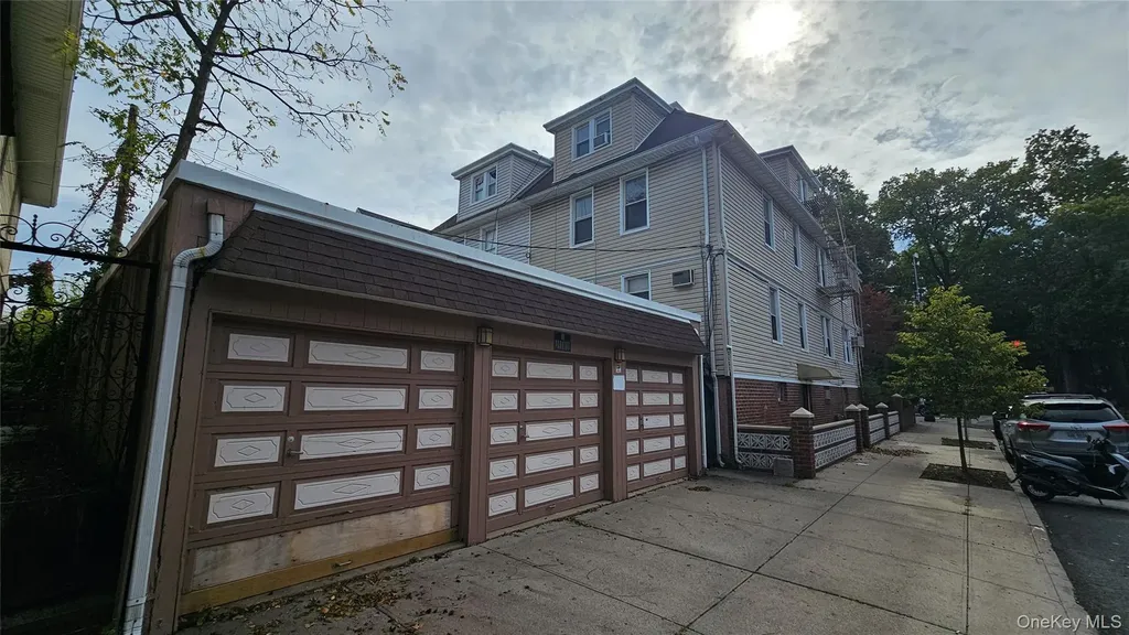 82-03 Myrtle Avenue Glendale NY 11385